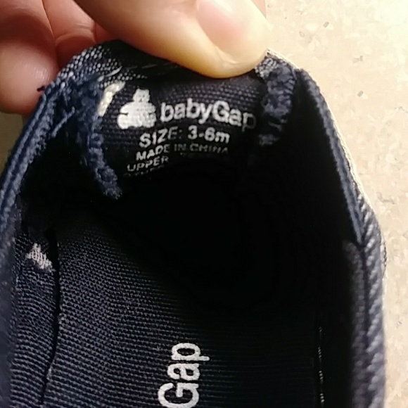 #553Brand New. Baby Gap slip on shoes. Baby boy. Size 3-6months - Picture 6 of 6